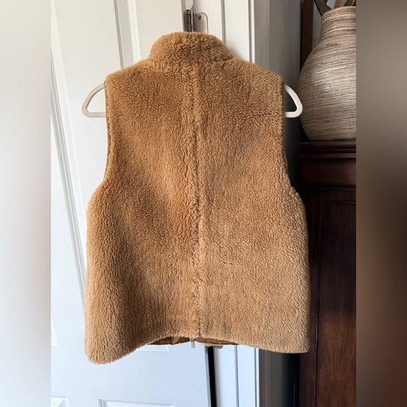 J. Crew Camel Sherpa Fleece Vest Sleeveless Zip - Picture 5 of 5